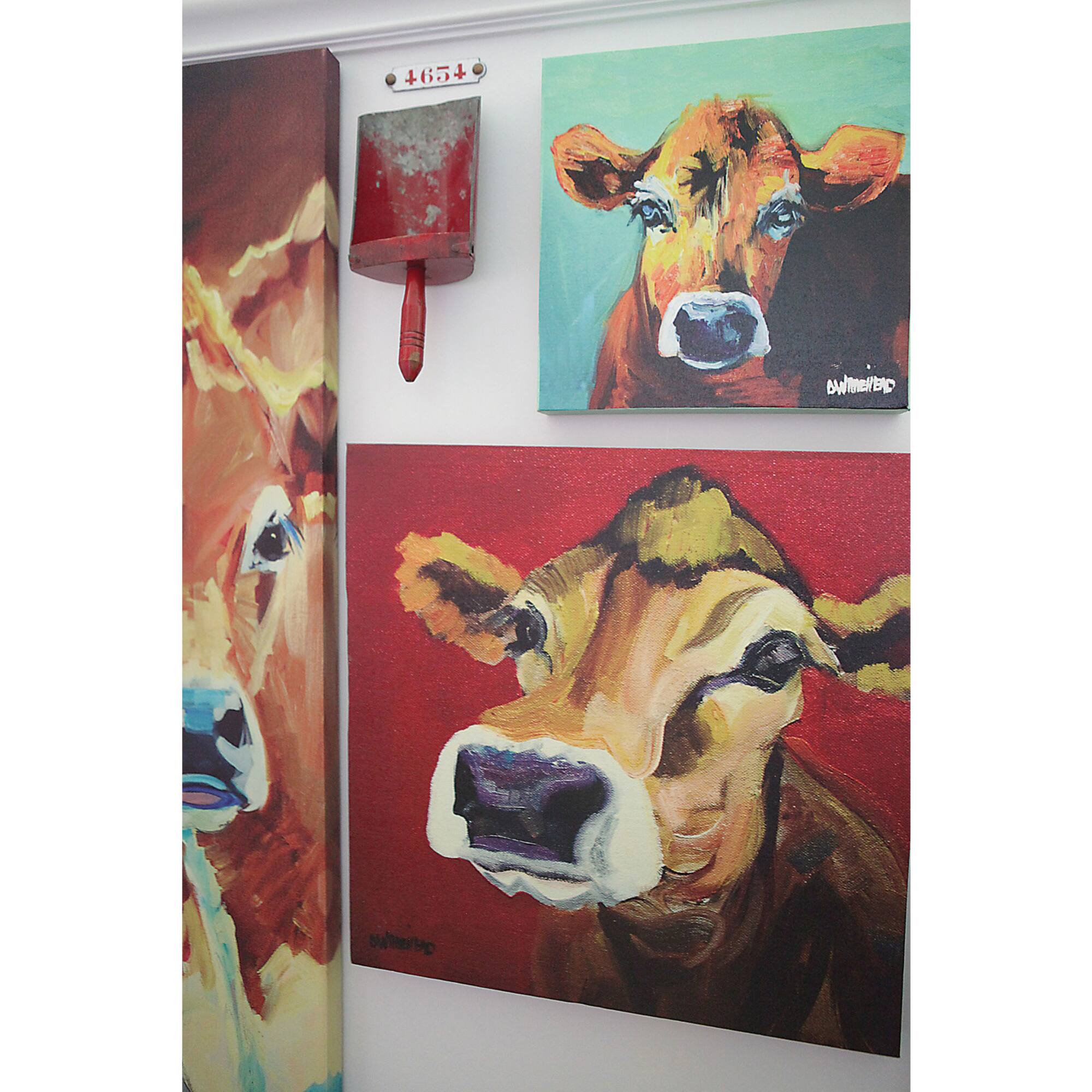 Canvas Cow Image Wall Décor